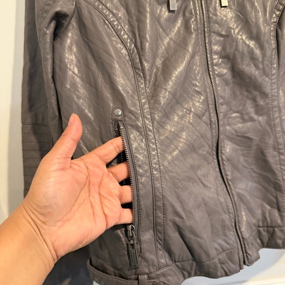 J2 Gray Faux Leather Lined Layer Women's Jacket Size XL with zippers and pockets - Picture 2 of 8